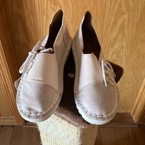 Noracora Women’s Flats/loafers Size EU 40 US 8. Two toned light cream. Preowned